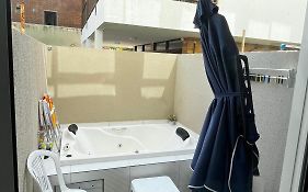 Flat com Hidromassagem Privativa no Centro De Porto de Galinhas - Sol e Mar Residence